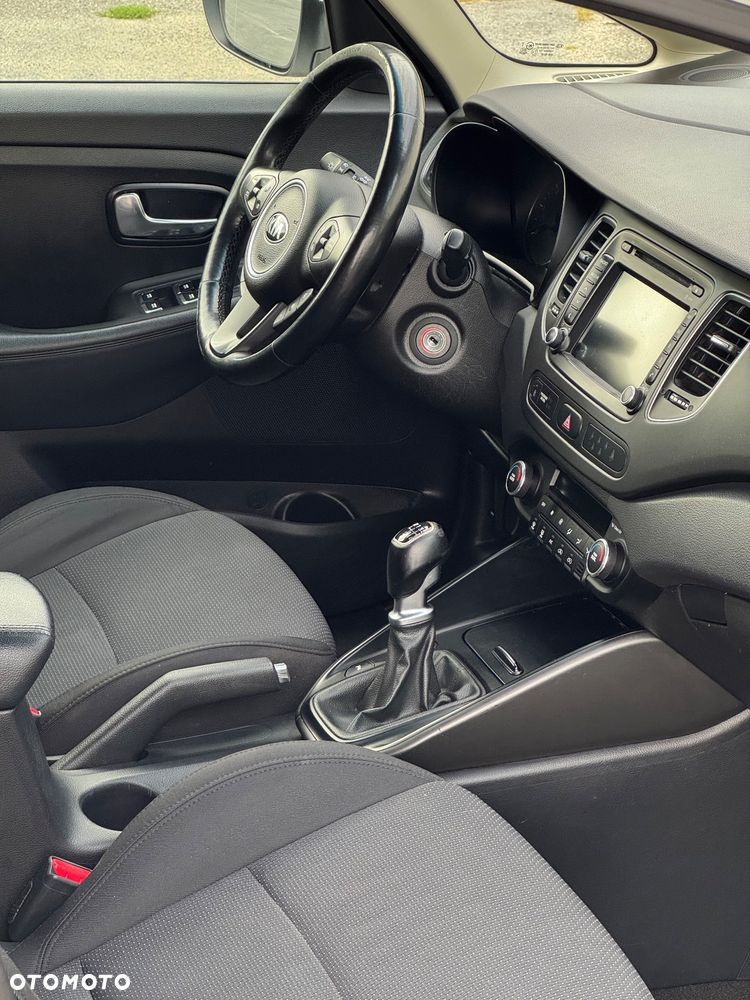 Kia Carens 1.7 CRDi 115 Dream Team Edition - 19
