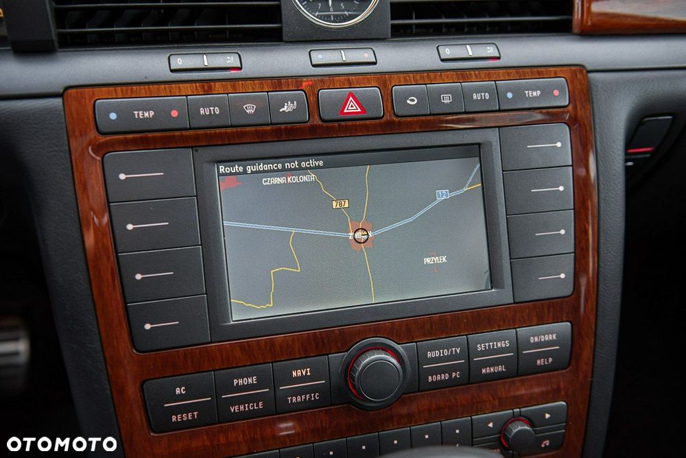 Volkswagen Phaeton - 21