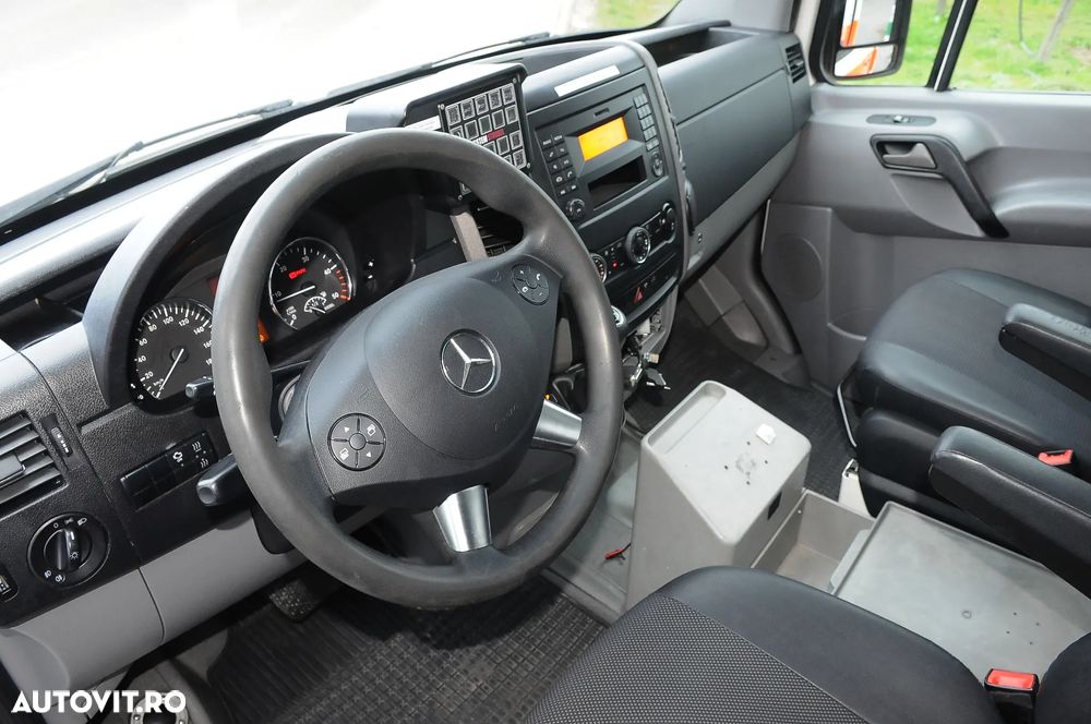 Mercedes-Benz Sprinter - 10