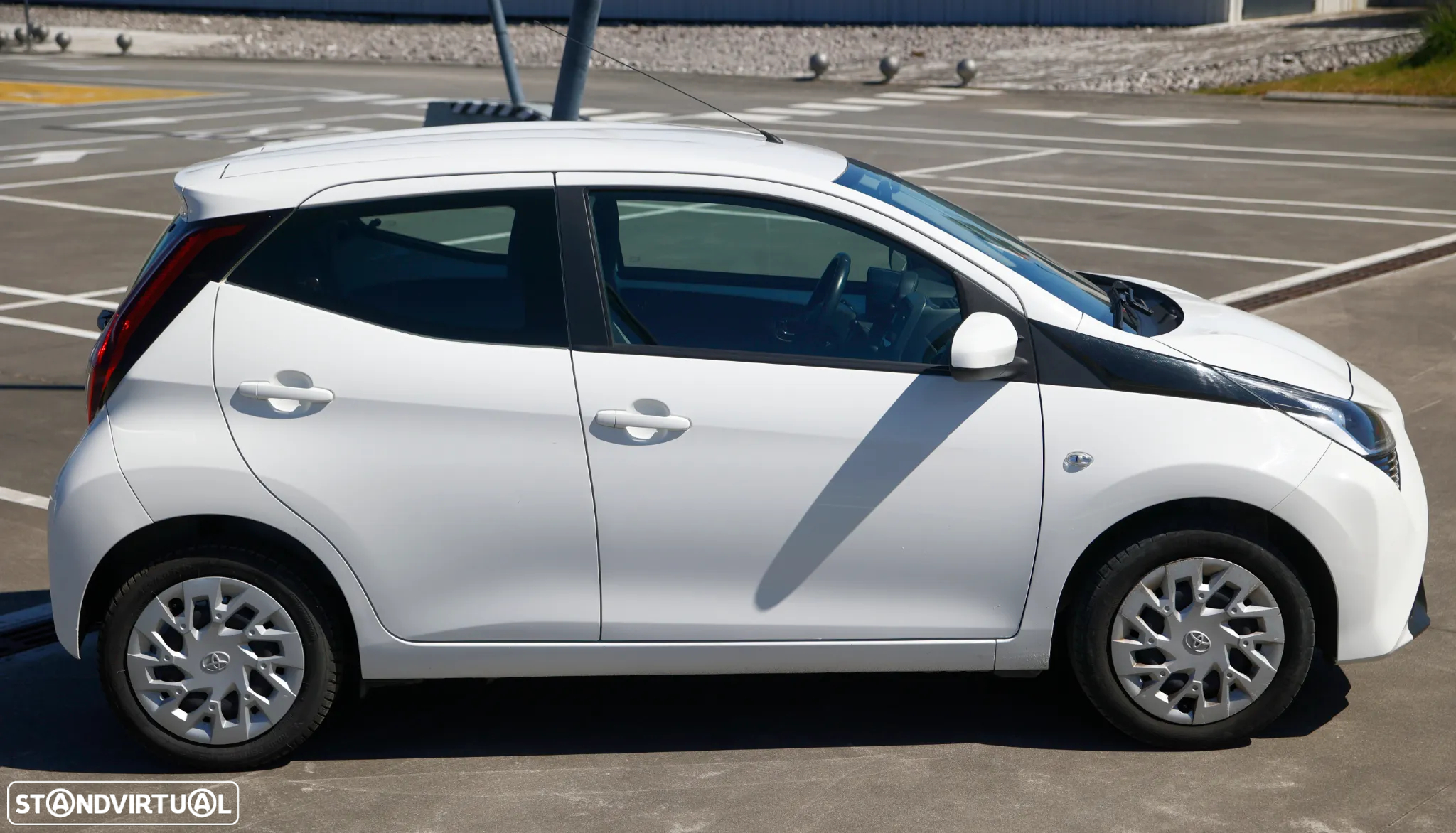 Toyota Aygo 1.0 X-Play+X-Touch - 2