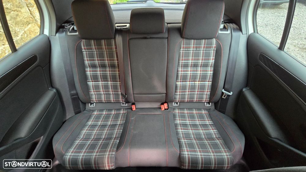 VW Golf 2.0 TSi GTI - 37