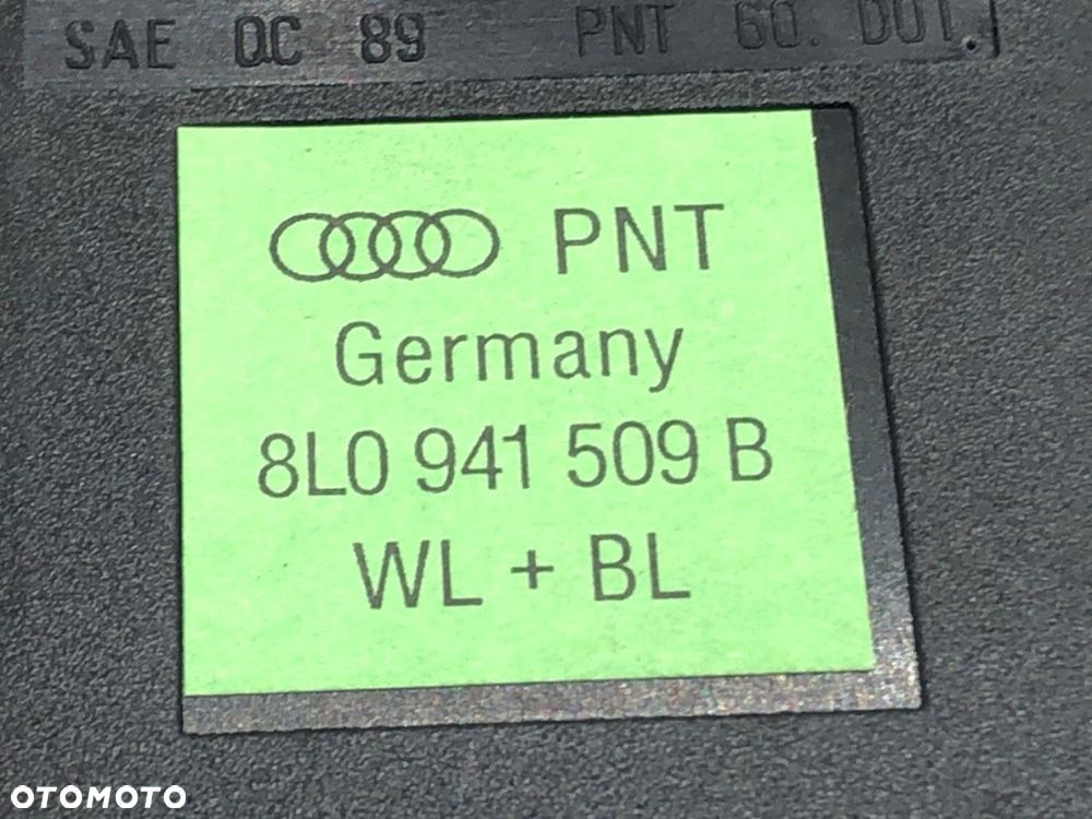 WŁĄCZNIK ŚWIATEŁ AWARYJNYCH - 45.00 PLN - AUDI A3 (8L1) 1996 - 2006 1.6 74 kW [101 KM] benzyna - 4