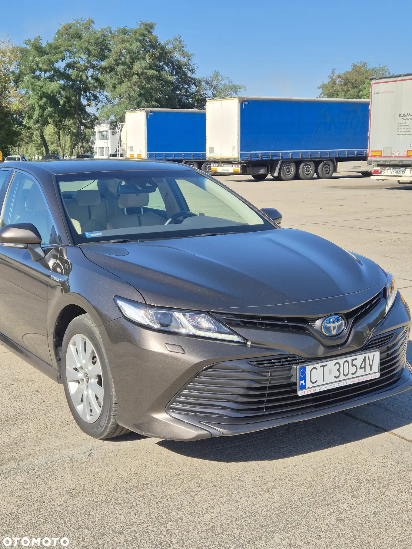 Toyota Camry - 3