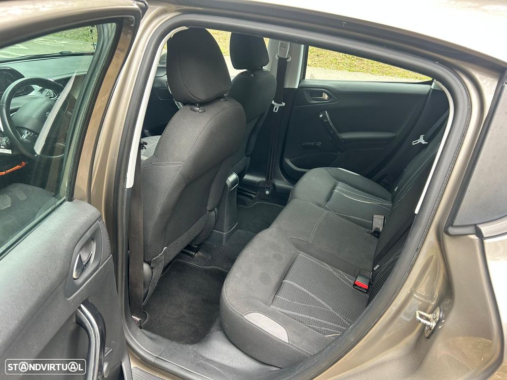 Peugeot 208 e-HDi 68 EGS5 Stop&Start Active - 13