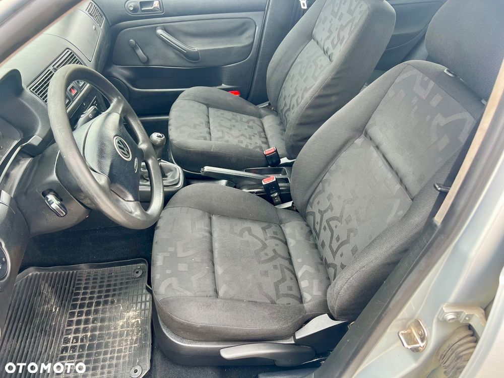 Volkswagen Golf - 11