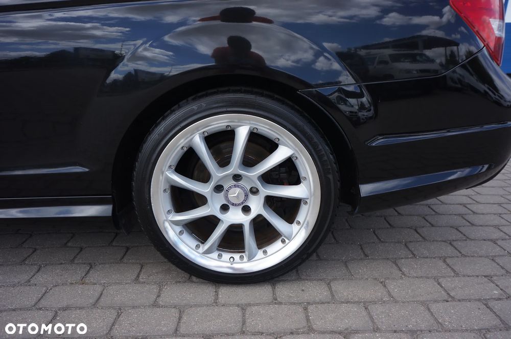 Mercedes-Benz Klasa C 220 CDI DPF BlueEFFICIENCY 7G-TRONIC Edition 1 - 10