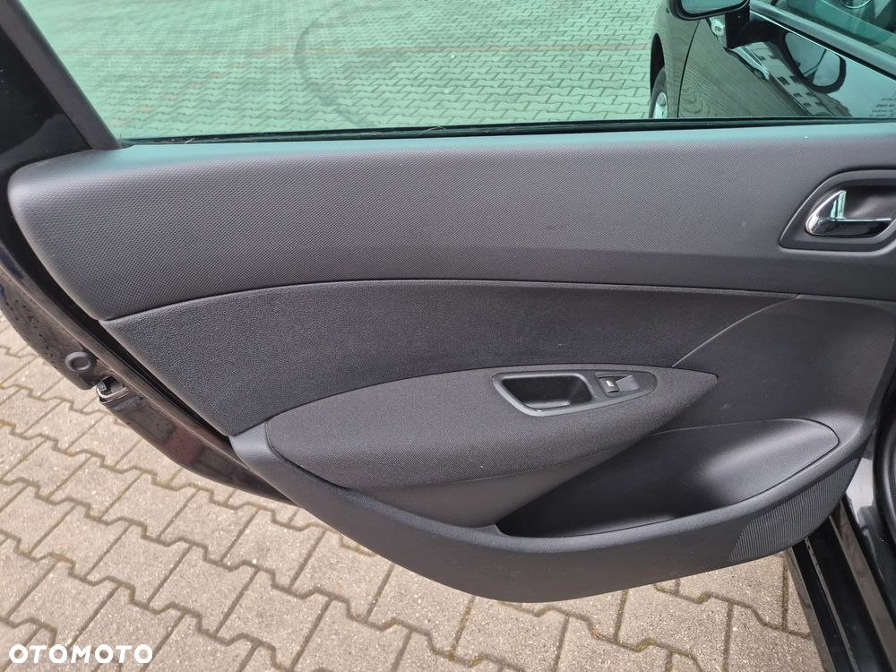 Peugeot 308 HDi FAP 140 Family - 17