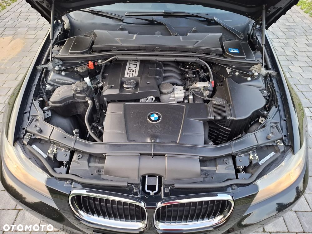 BMW Seria 3 318i - 18