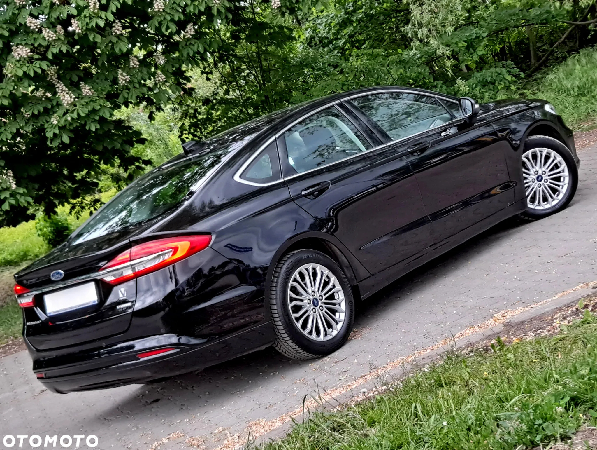 Ford Mondeo - 32