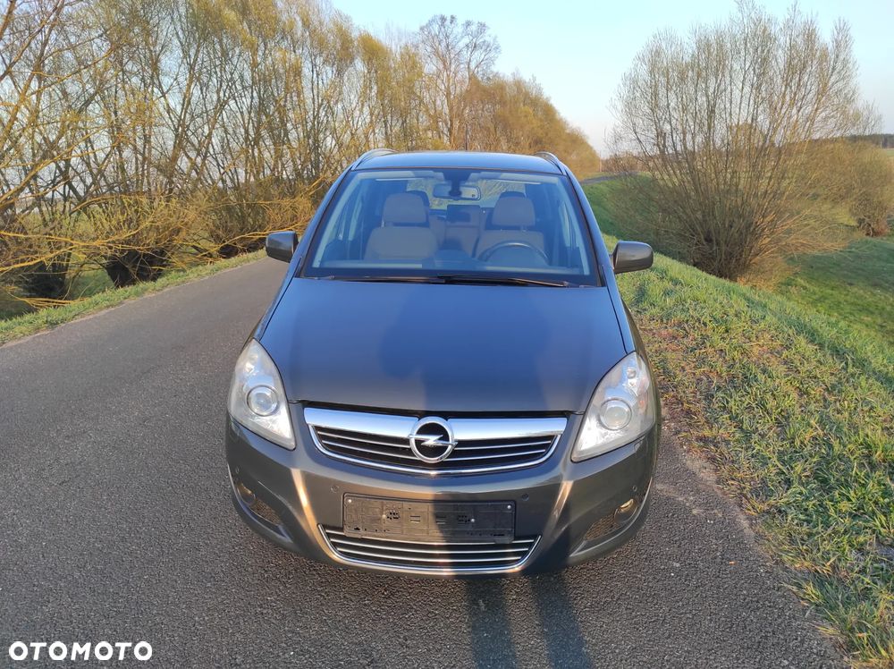 Opel Zafira 1.8 Cosmo - 2