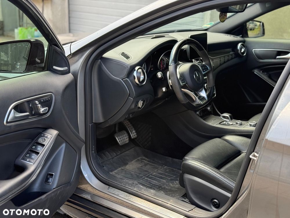 Mercedes-Benz GLA - 5
