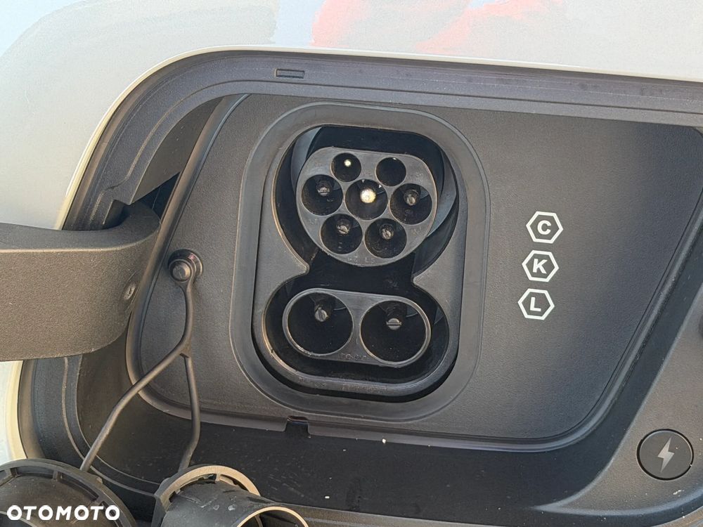 Volvo EX30 Single Motor Extended Range RWD Ultra - 35