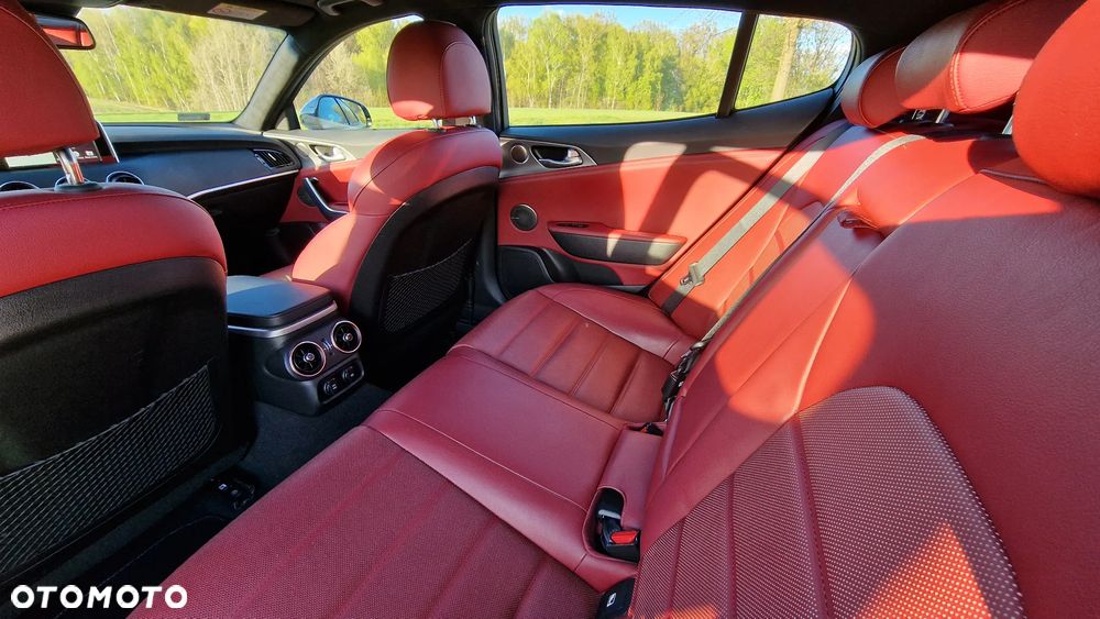 Kia Stinger 2.0 T-GDI GT Line - 28