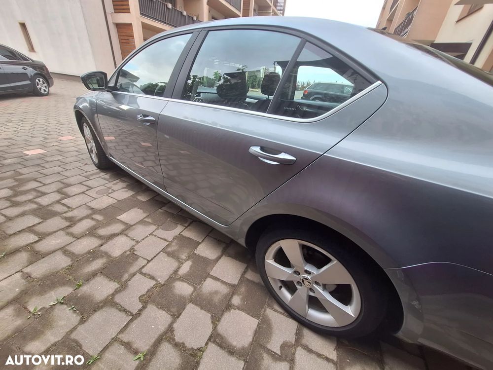 Skoda Octavia 2.0 TDI ELEGANCE DSG - 12