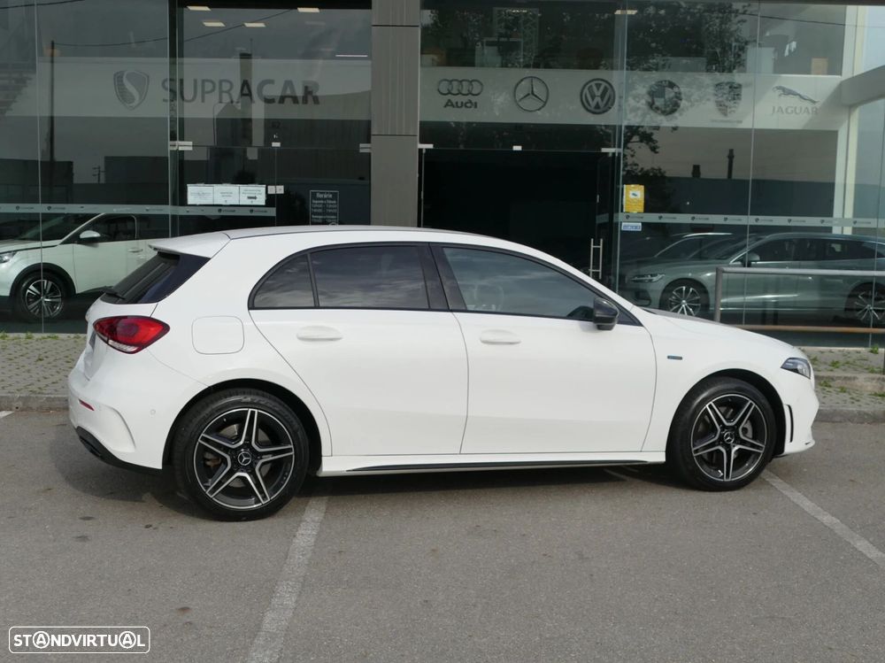 Mercedes-Benz A 250 e AMG Line - 16