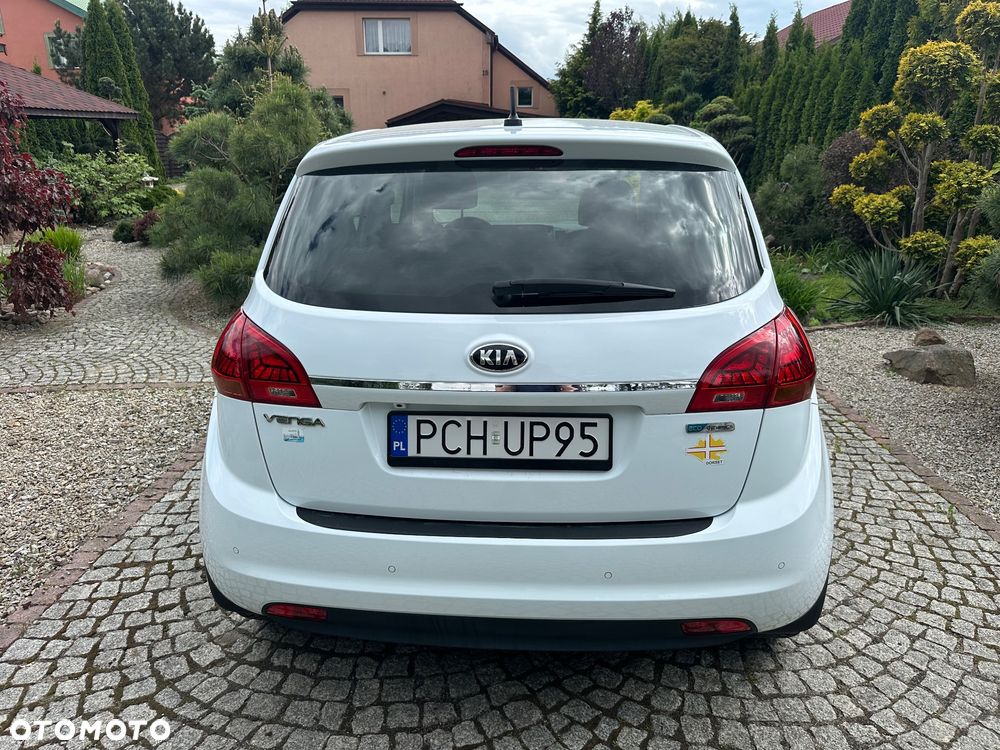 Kia Venga - 8