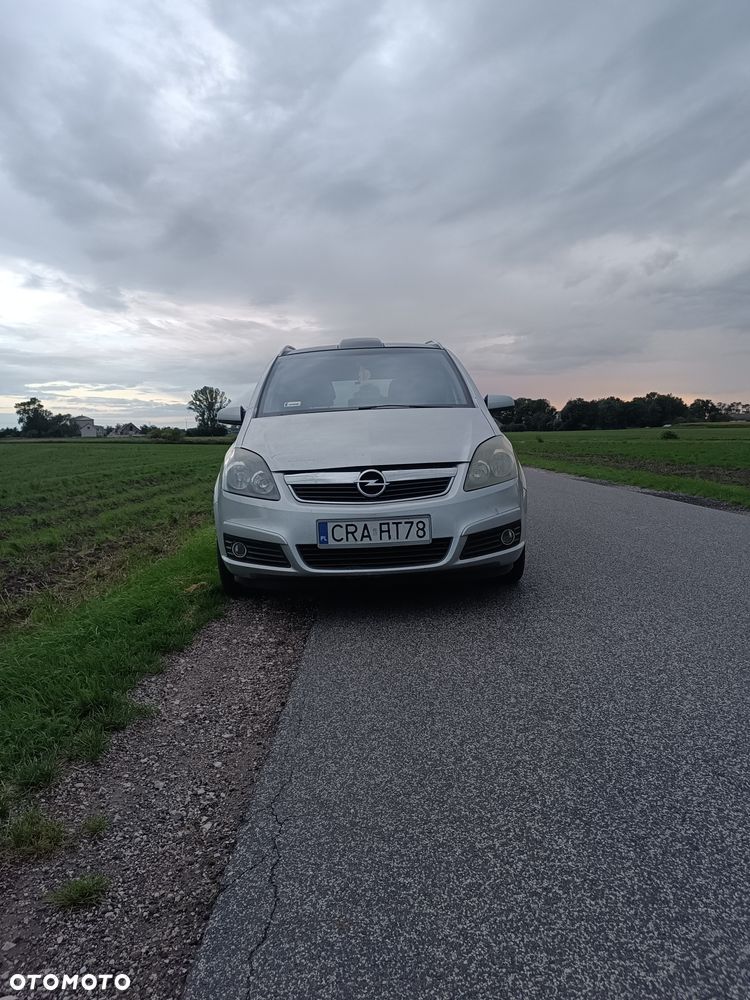 Opel Zafira - 1