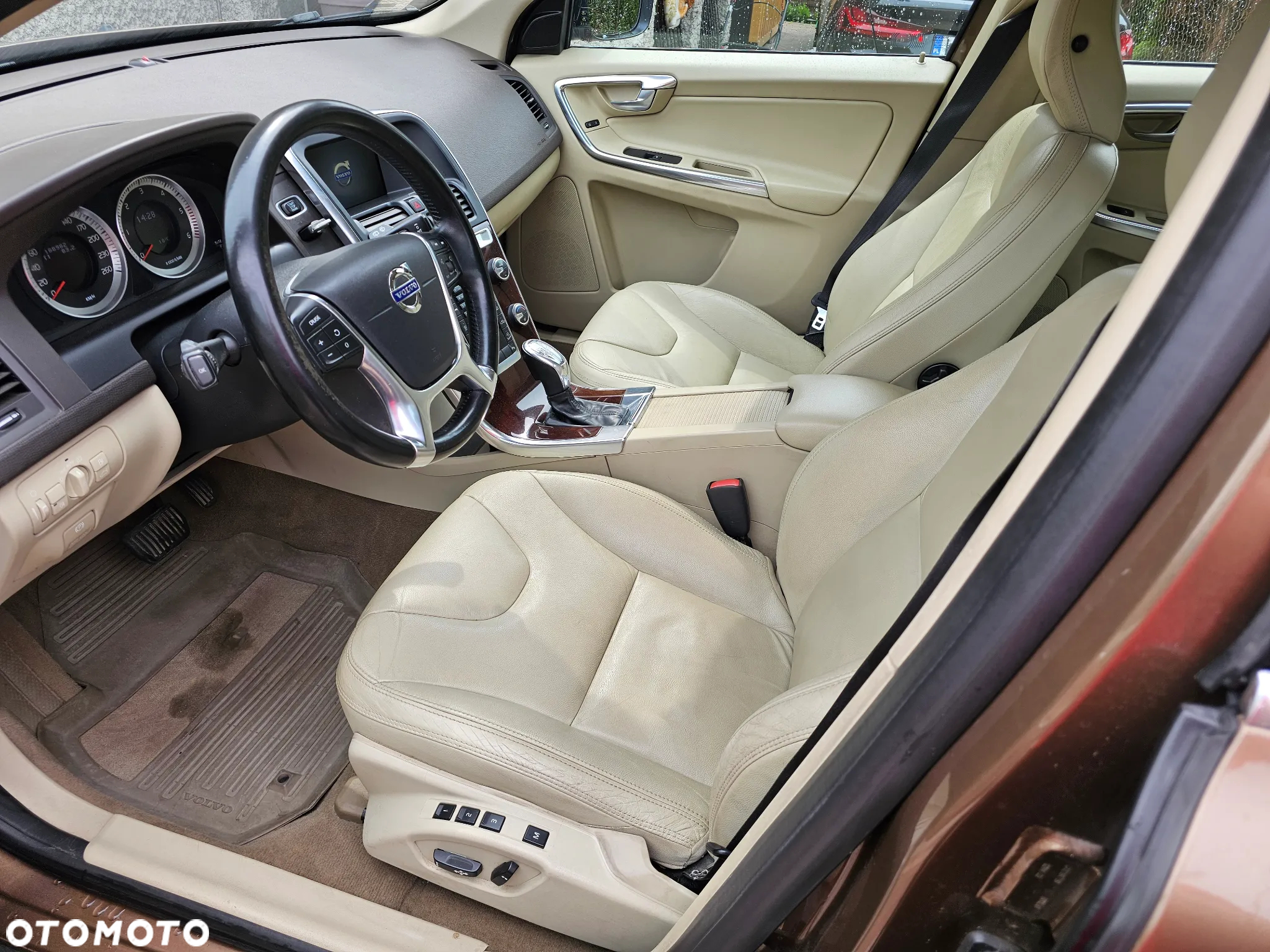 Volvo XC 60 2.4D AWD Summum - 10