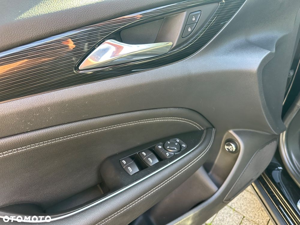Opel Insignia - 15