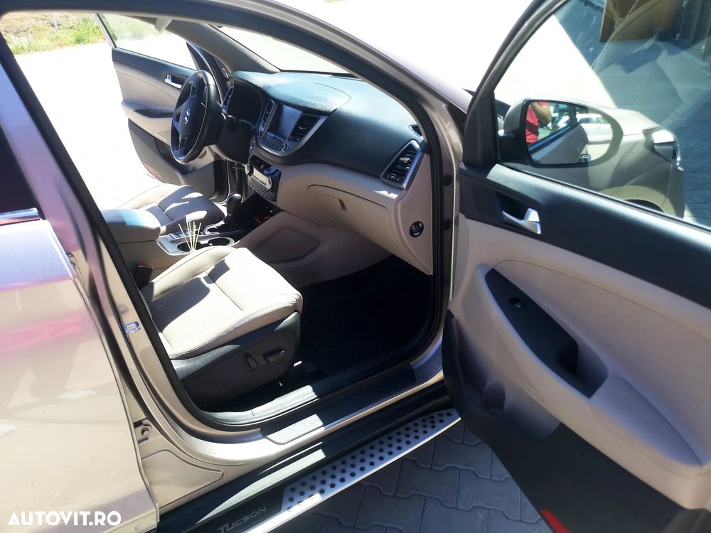 Hyundai Tucson 2.0 CRDI 4WD 6AT Premium+ - 24