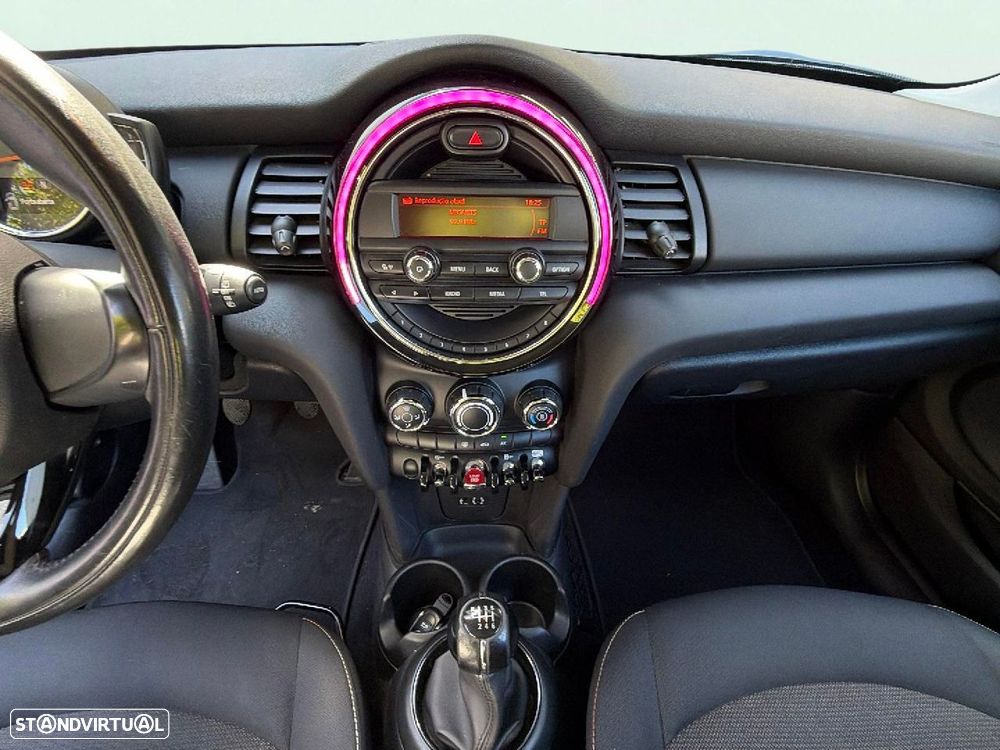MINI 3 Portas One D - 10
