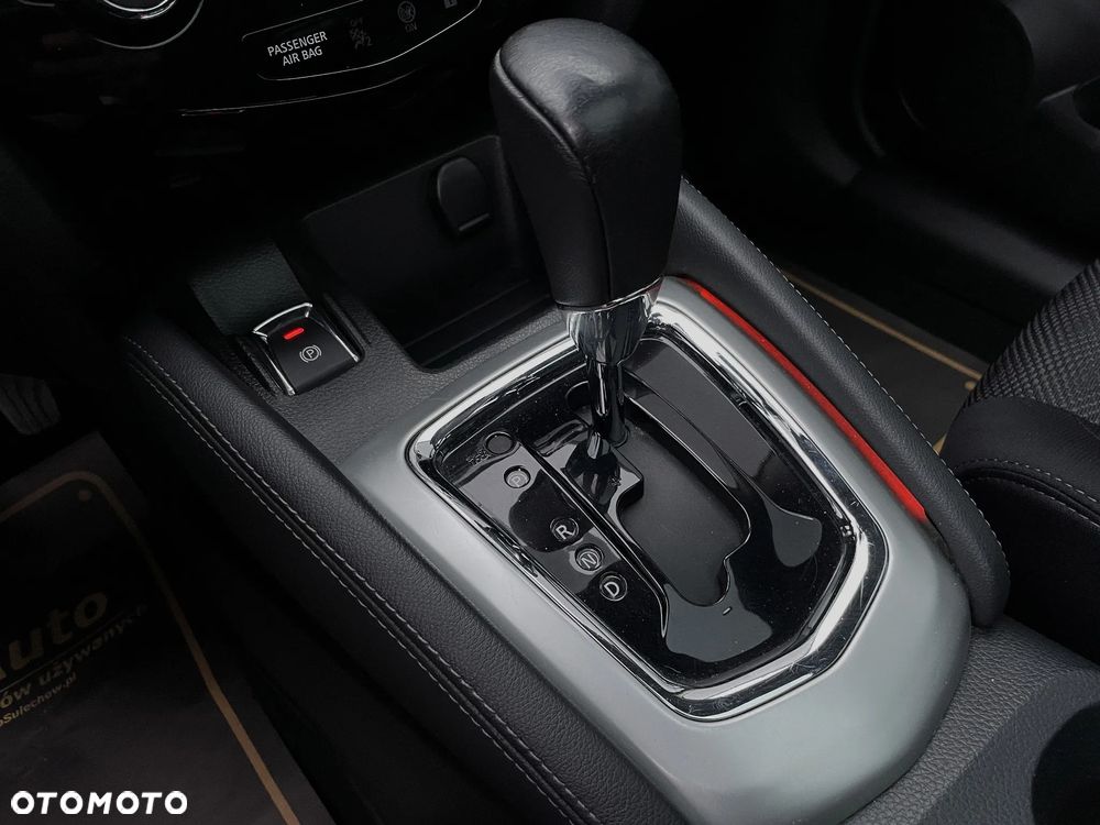 Nissan Qashqai 1.6 DCi Xtronic N-Connecta - 29