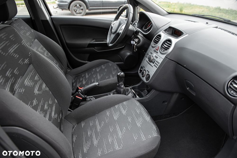 Opel Corsa 1.4 16V Innovation - 26