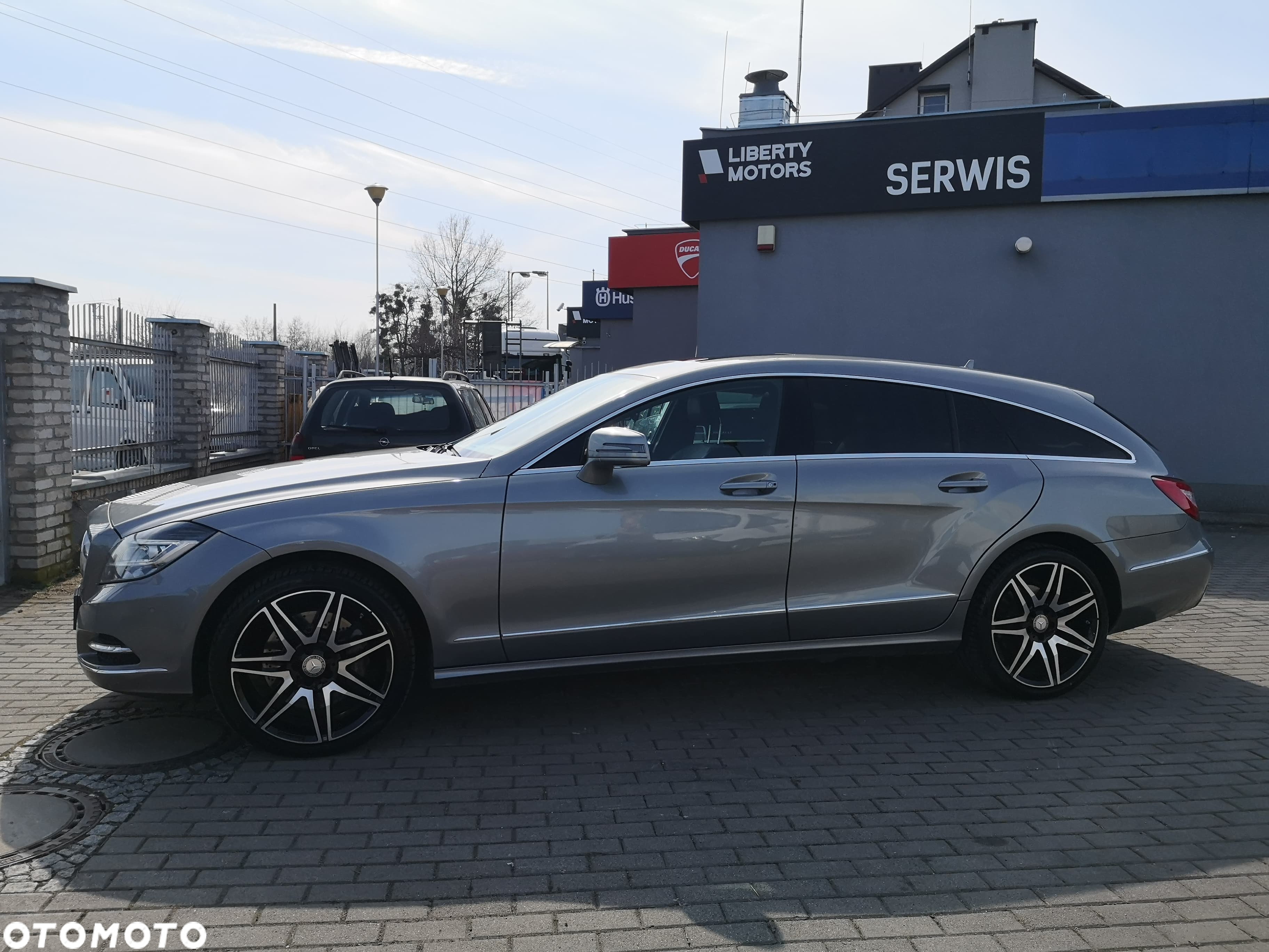 Mercedes-Benz CLS 350 CDI 4-Matic BlueEff - 3