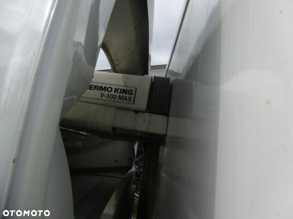 Mercedes-Benz Sprinter - 9