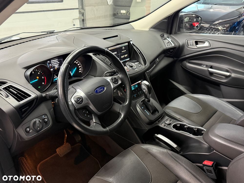 Ford Kuga 2.0 TDCi 4x4 Titanium - 19