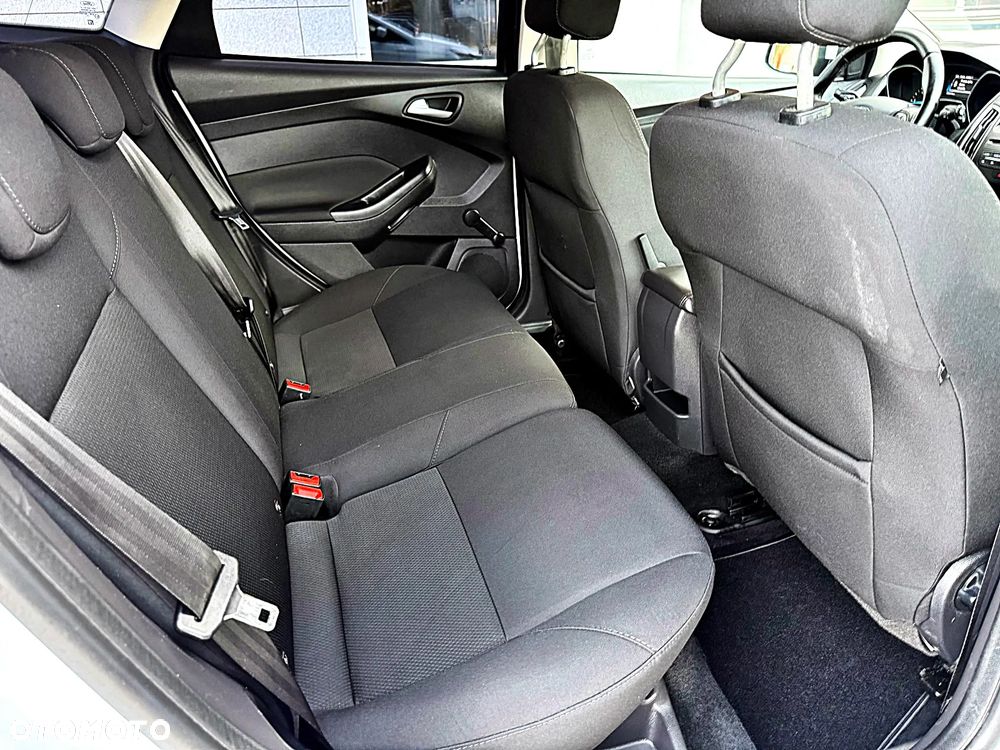 Ford Focus 1.5 TDCi DPF Start-Stopp-System Titanium - 24