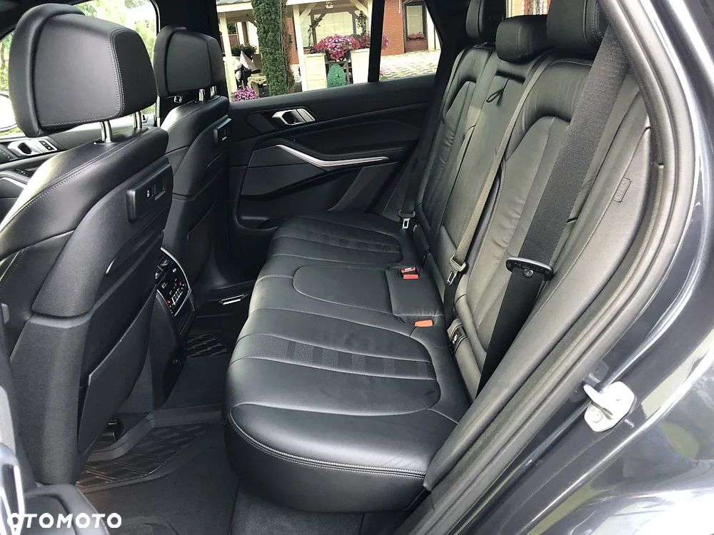 BMW X5 xDrive50i - 11