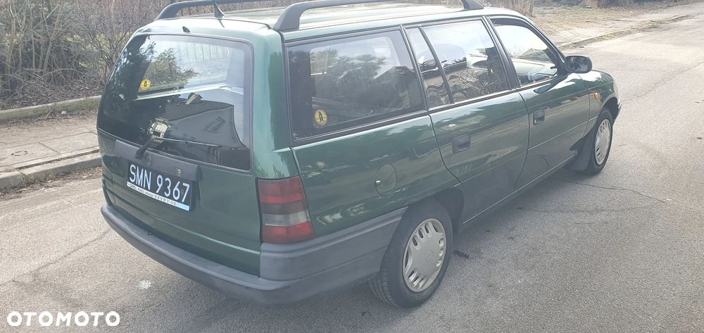 Opel Astra 1.4 Base - 4
