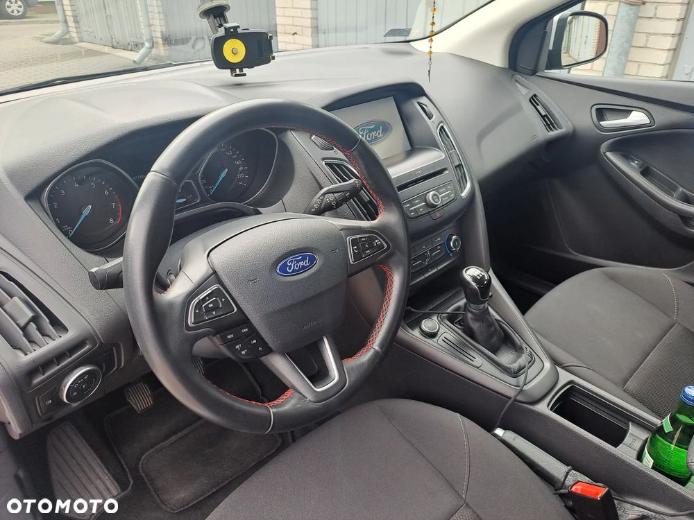 Ford Focus 1.6 SYNC Edition - 10