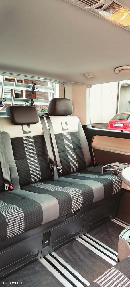Volkswagen Multivan - 14
