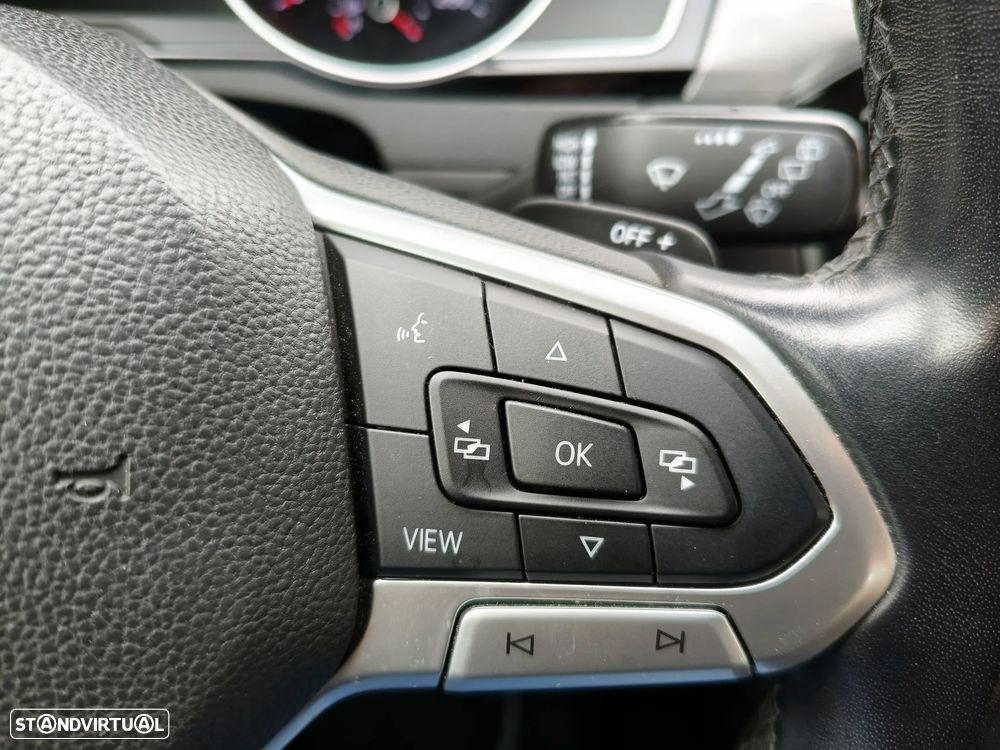 VW Passat Variant 1.6 TDI Business DSG - 23