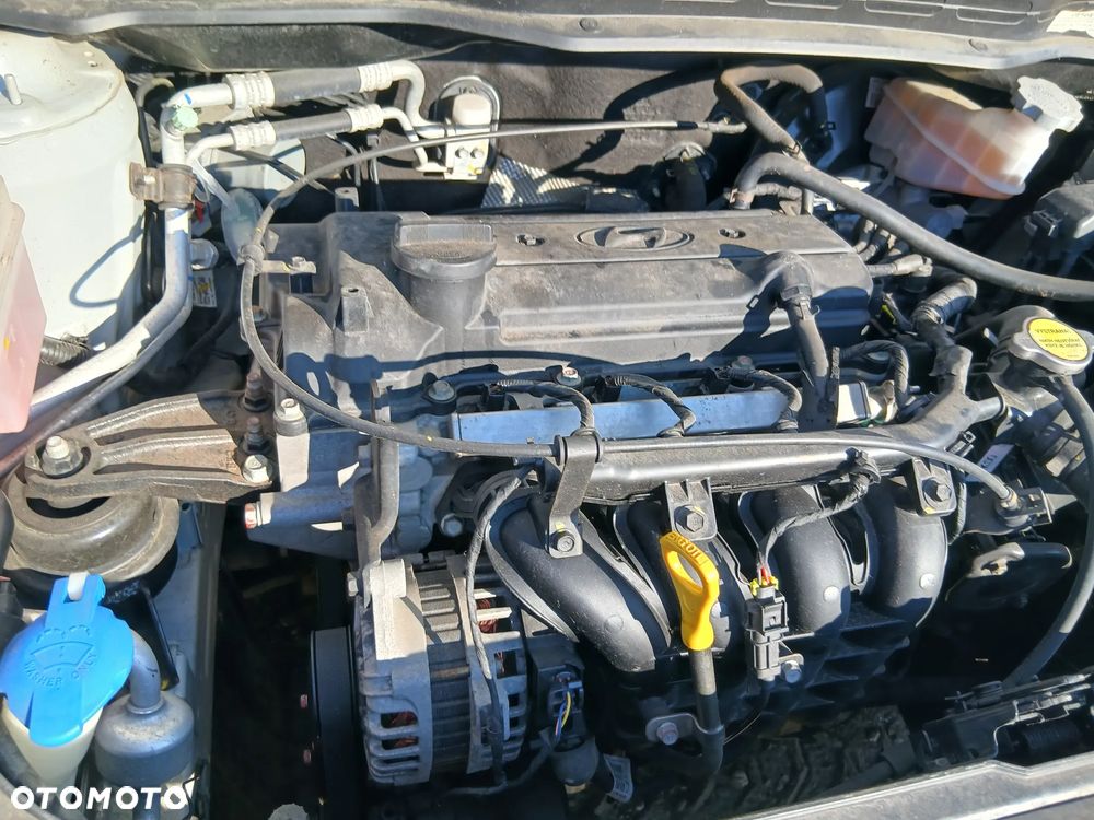 Hyundai I20 08- 1.2 B G4la SIlnik skrzynia  drzwi zderzak maska błotnik klapa  lakier FG - 18
