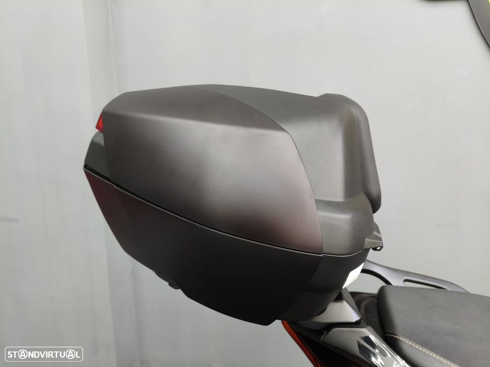 Yamaha TMAX Tech Max - 8