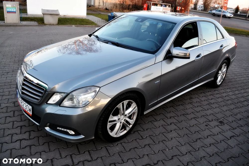 Mercedes-Benz Klasa E 350 CDI DPF 4Matic BlueEFFICIENCY 7G-TRONIC Avantgarde - 21