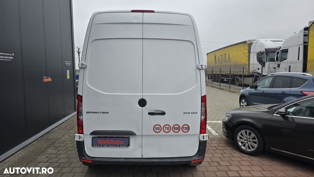 Mercedes-Benz Sprinter - 4