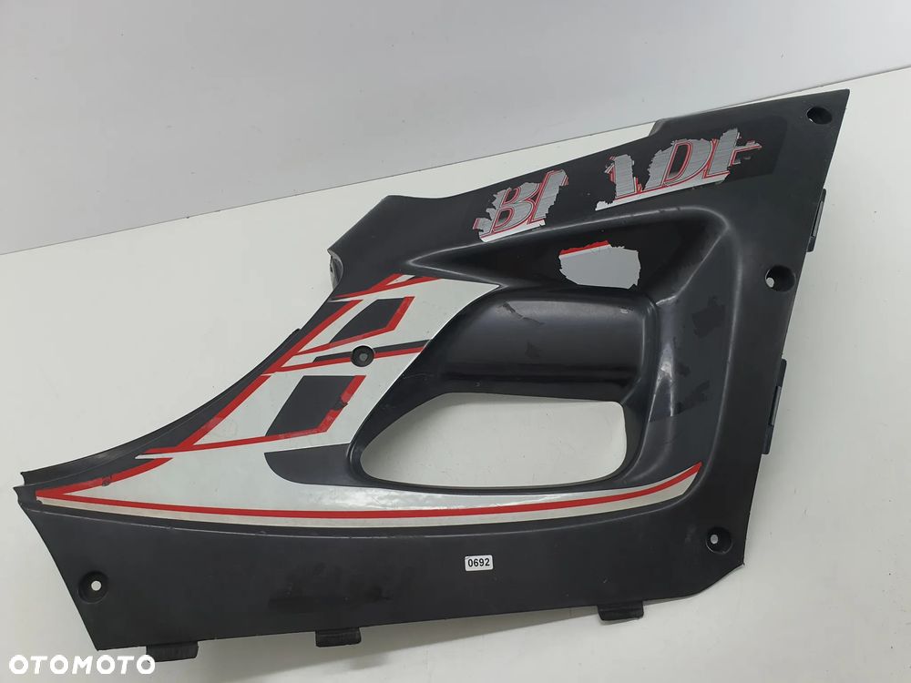 BOCZEK PRAWY OSLONA TGB BLADE 250 - 1