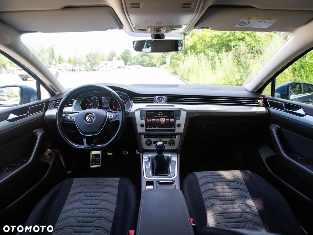 Volkswagen Passat 2.0 TDI BMT Comfortline - 24