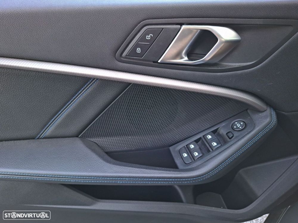 BMW 116 d Pack Desportivo M Auto - 17