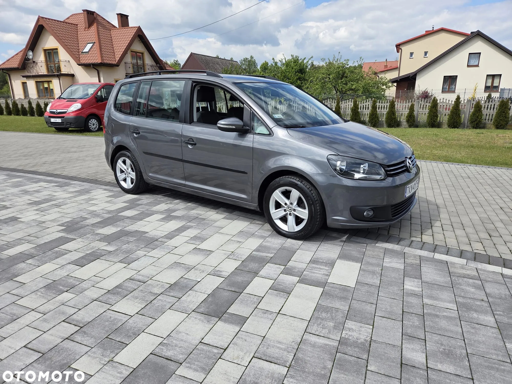 Volkswagen Touran 1.6 TDI DPF BlueMotion Technology Highline - 4