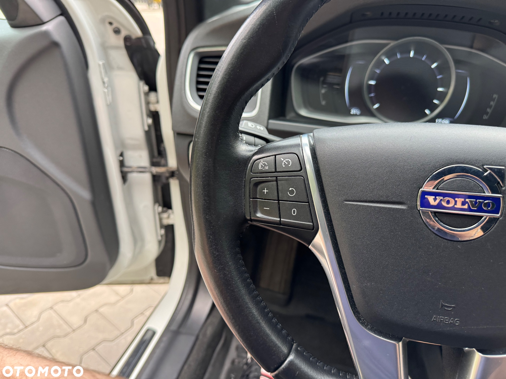 Volvo V60 Cross Country D3 Drive-E Summum - 21