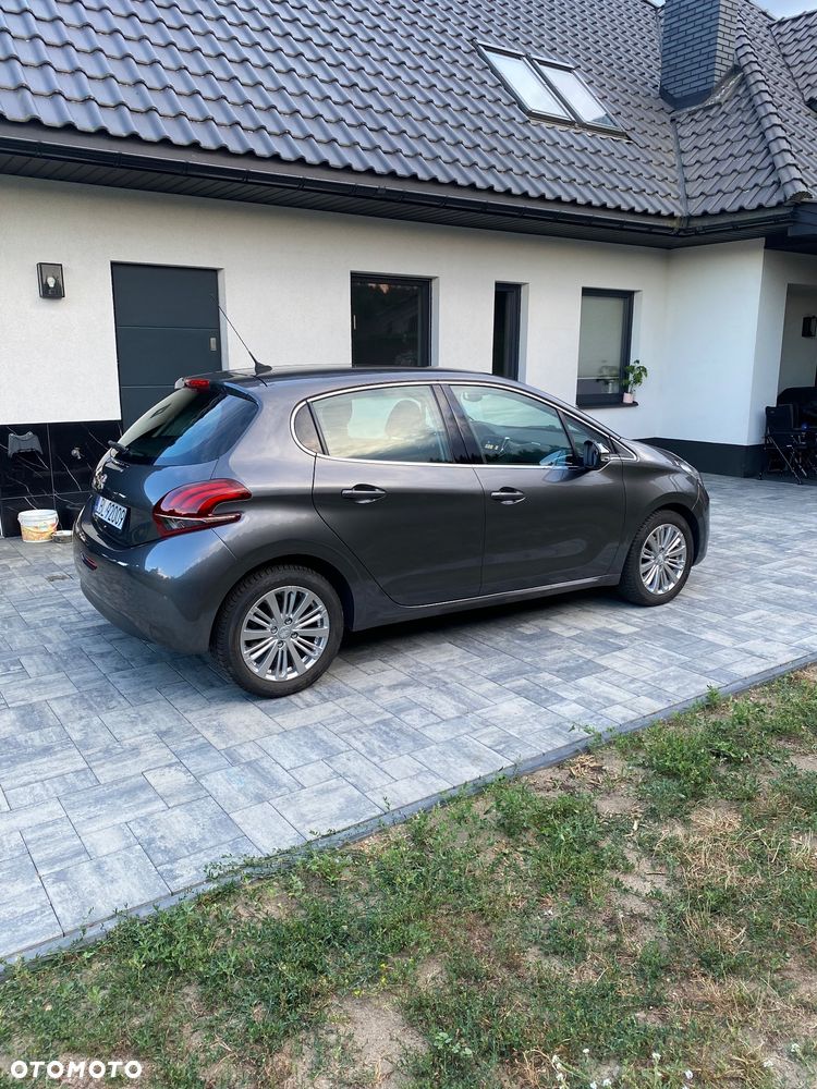 Peugeot 208 1.2 PureTech GPF Allure S&S - 5