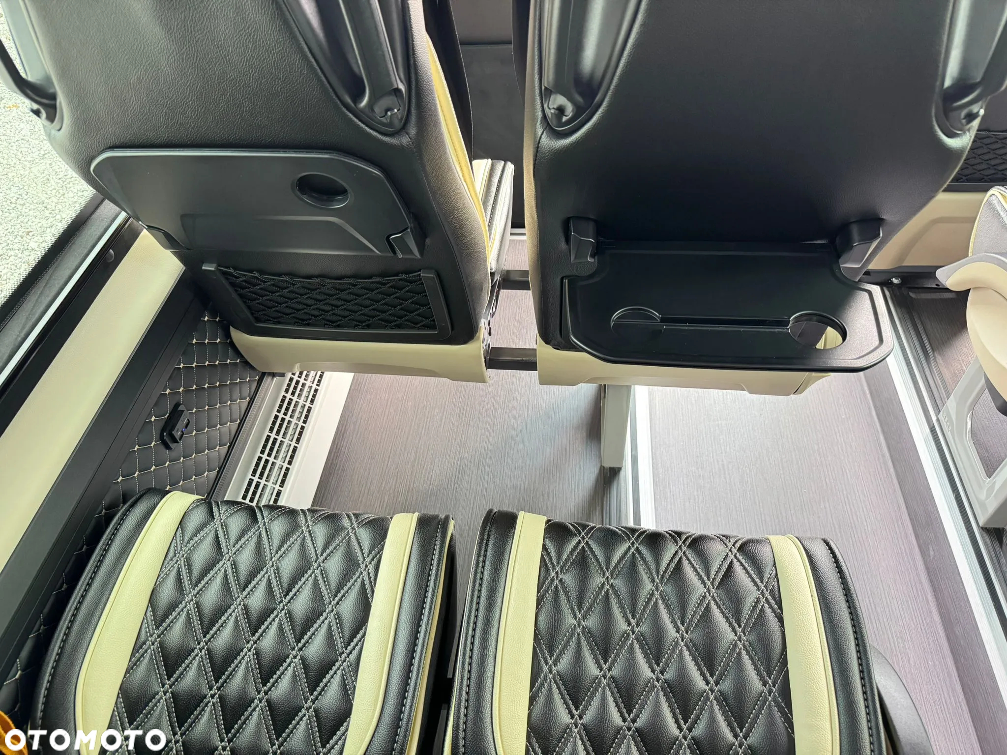 Mercedes-Benz Sprinter 517 - 17