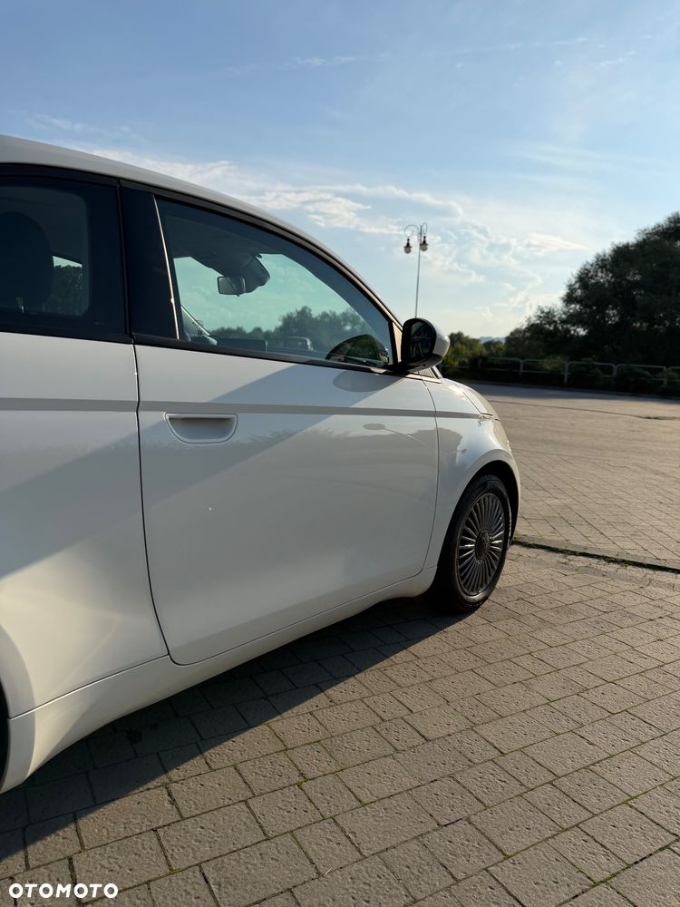Fiat 500 23.8kWh Icon - 8