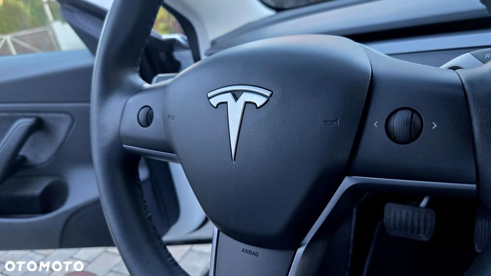 Tesla Model 3 - 23