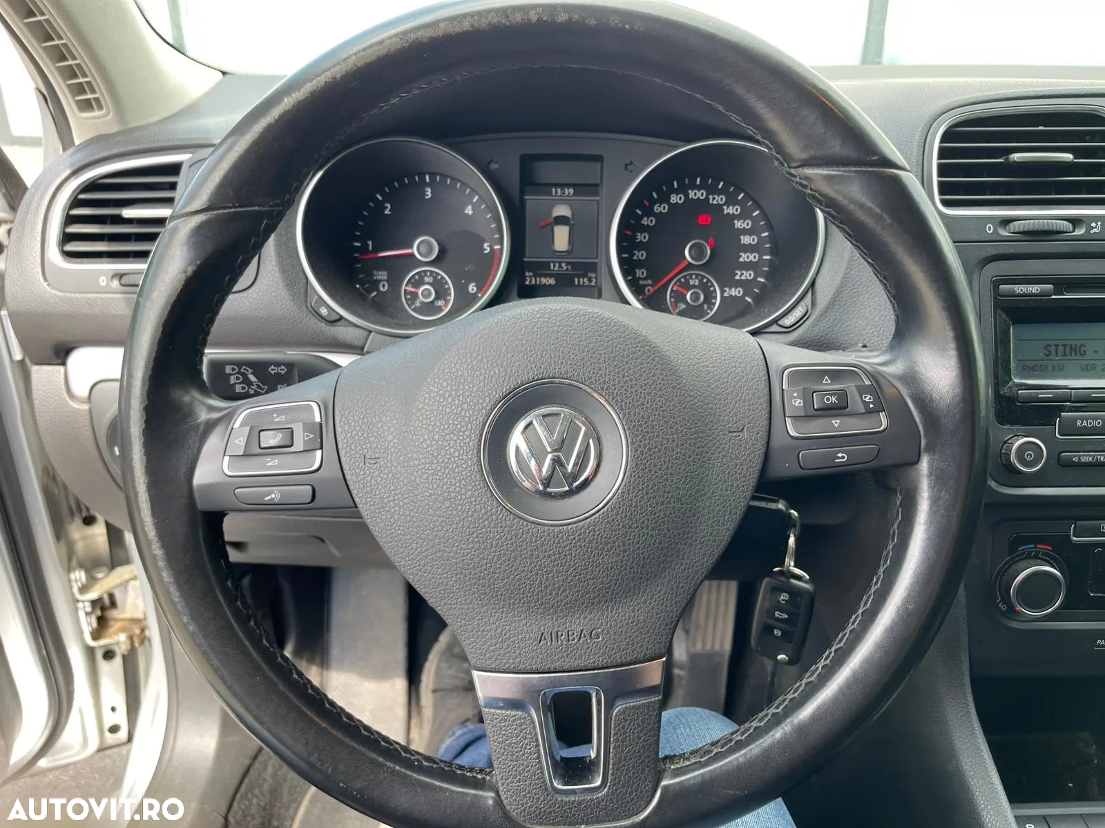 Volkswagen Golf 1.6 TDI BlueMotion Technology DPF Comfortline - 12